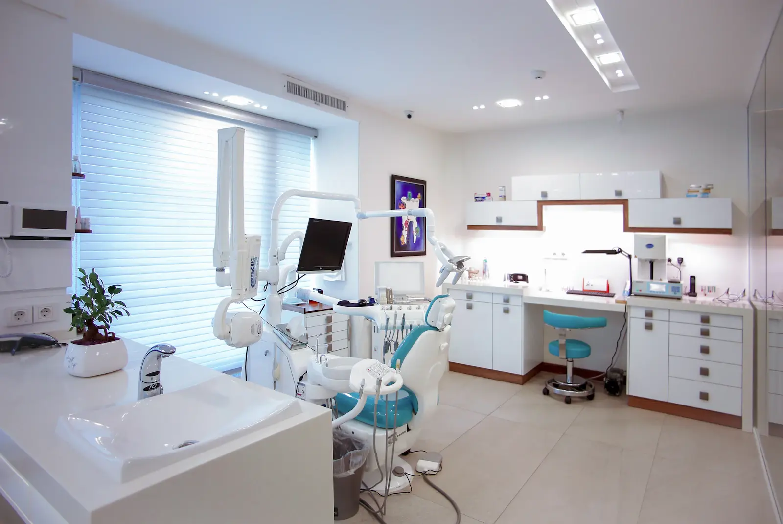 Interior luminos, folosit ca ilustrație pentru demo-ul clinicii ALVA